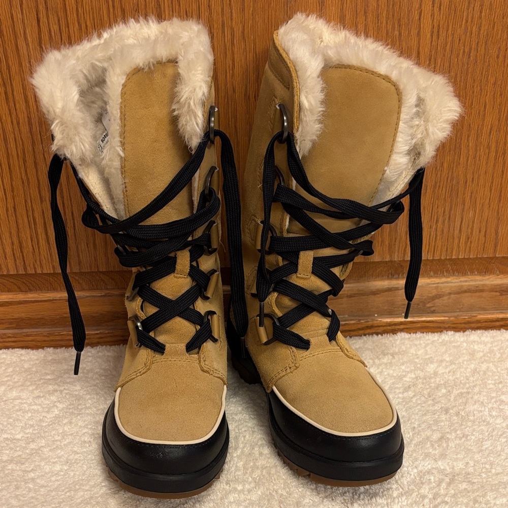Sorel Tan and Black Winter Boots with Fur Lining